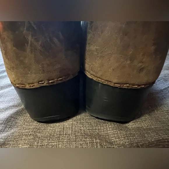 LL Bean Nubuck Nursing Clogs Size 10 (42) - Picture 6 of 9